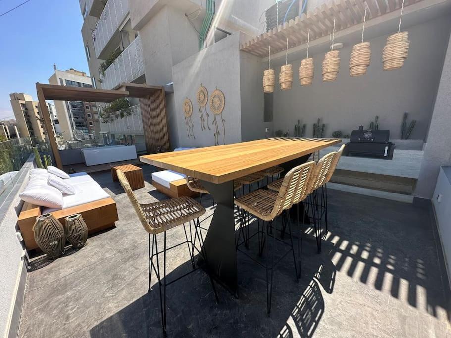 Achrafieh Rooftop 1-Br With Jacuzzi Leilighet Beirut Eksteriør bilde